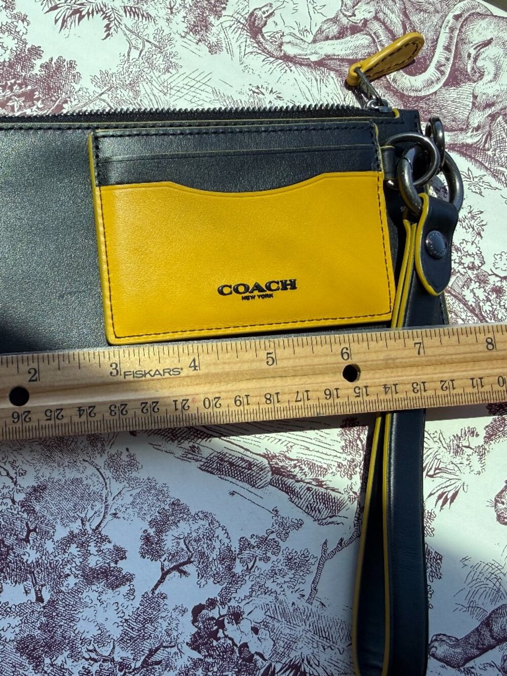 COACH Sling Trio Wristlet/Card Case in Colorblock-Black Leather Interior Lining - Picture 2 of 9